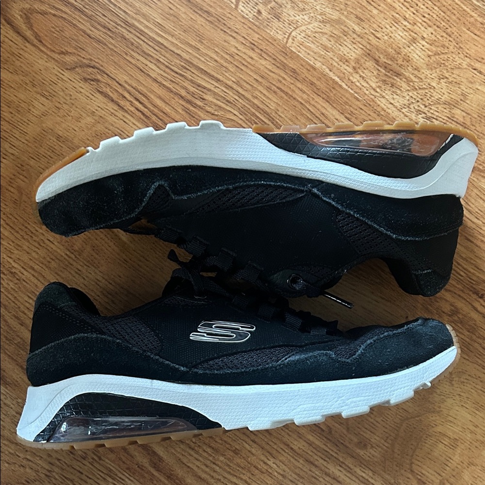 Skechers Black and White Sketch Air Tennis Shoes